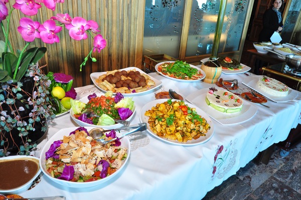 Sunday Buffet at Bay Lodge
